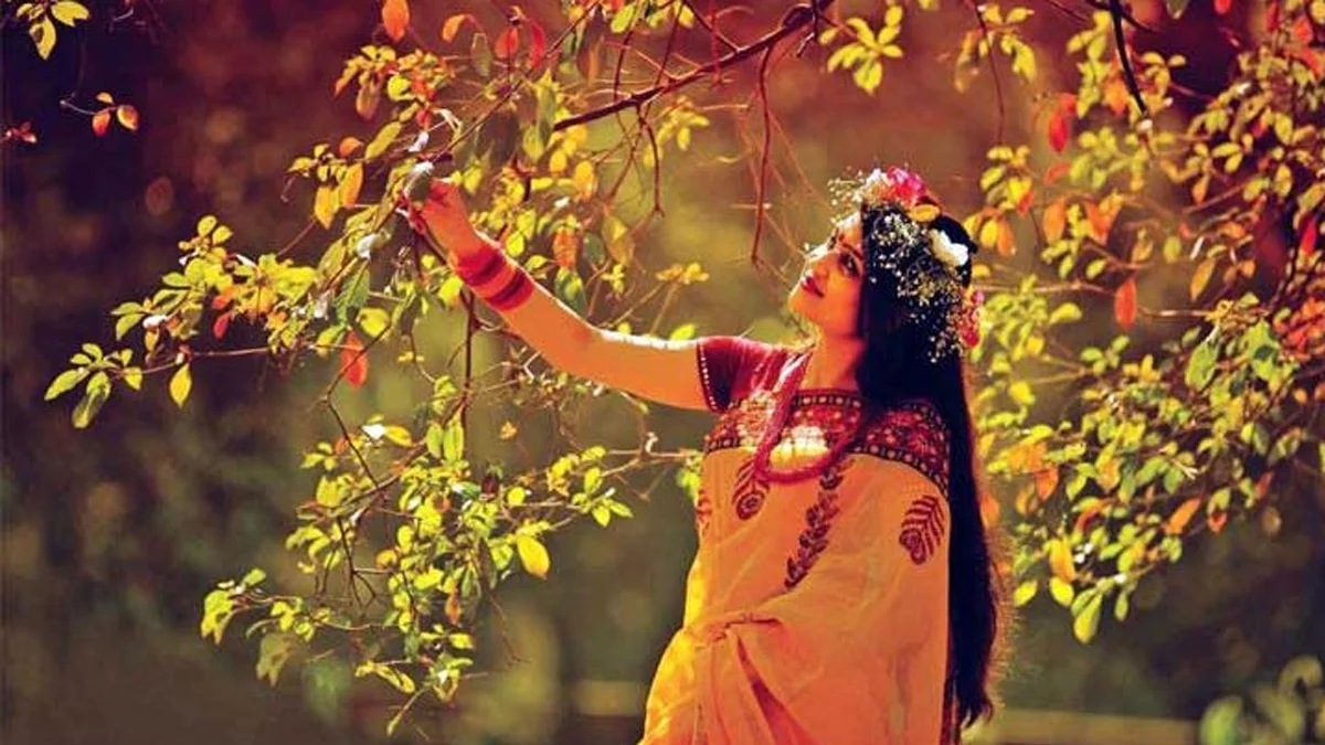 পহেলা ফাগুন আজ: বসন্তের ছোঁয়ায় রঙিন প্রকৃতি